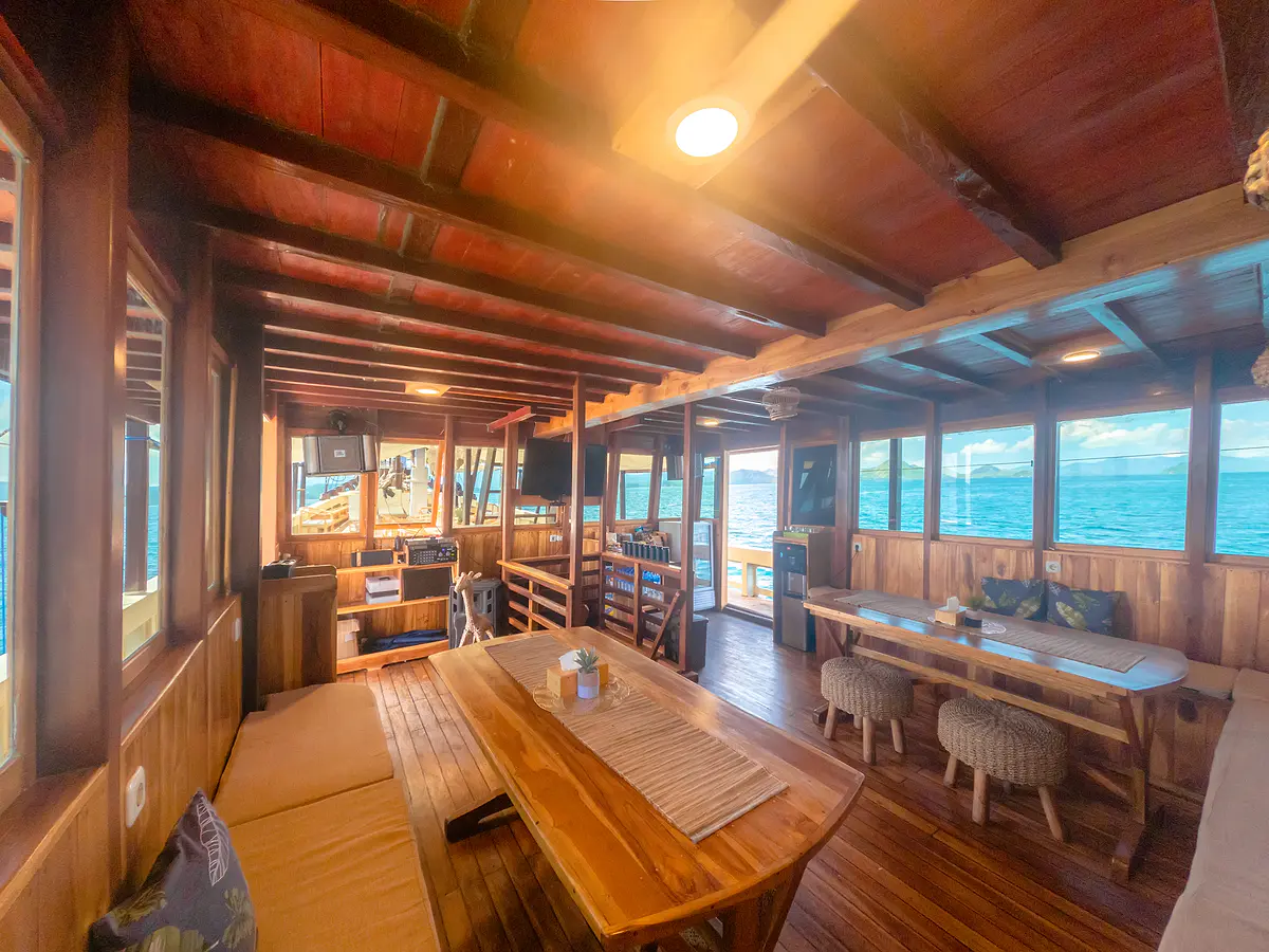 Lamborajo 2 - Luxury Phinisi Komodo Charter 2026